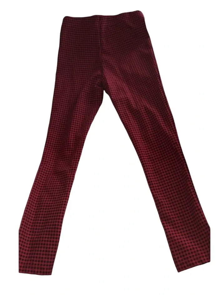 Pantalon à petits carreaux rouge et noir