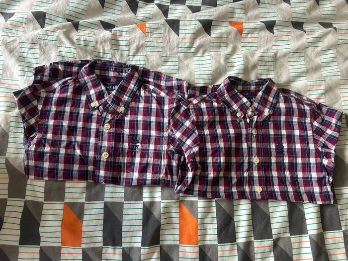 2 chemises identiques