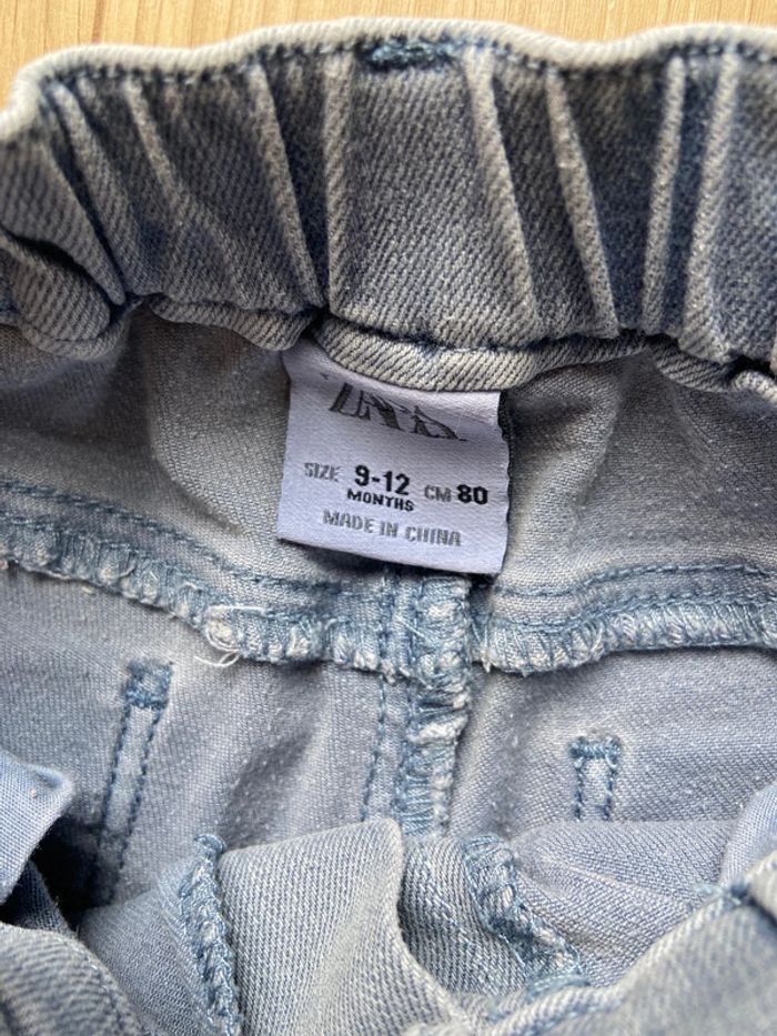 Tenue jean bleu clair Zara et haut Tape à l’œil 12 mois - photo numéro 5