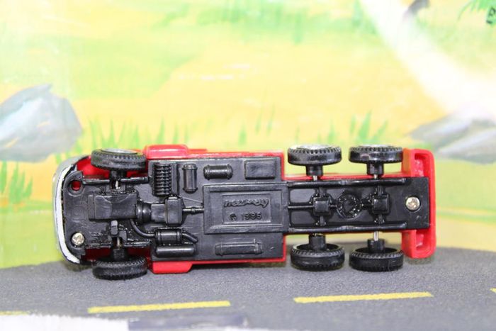 New ray camion tracteur Freighliner - photo numéro 10