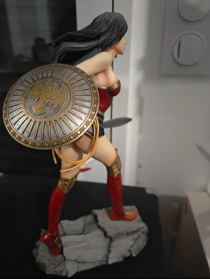 Statuette Wonder Woman Yamato Toys DC Luis Royo - photo numéro 2