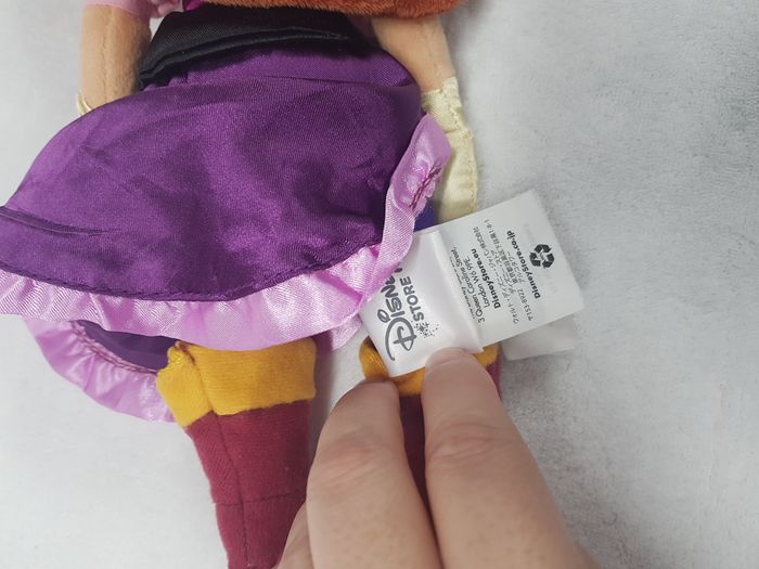 Poupée peluche princesse Sofia pirate 33 cm disney store - photo numéro 3