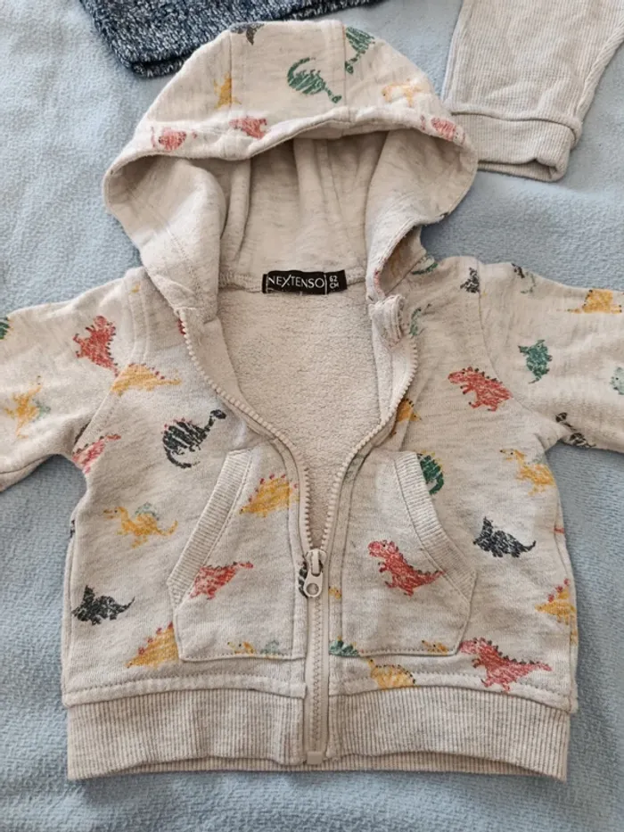 1 pulls 2 pantalon 1 haut manches longues 1 gilet 3mois - photo numéro 9