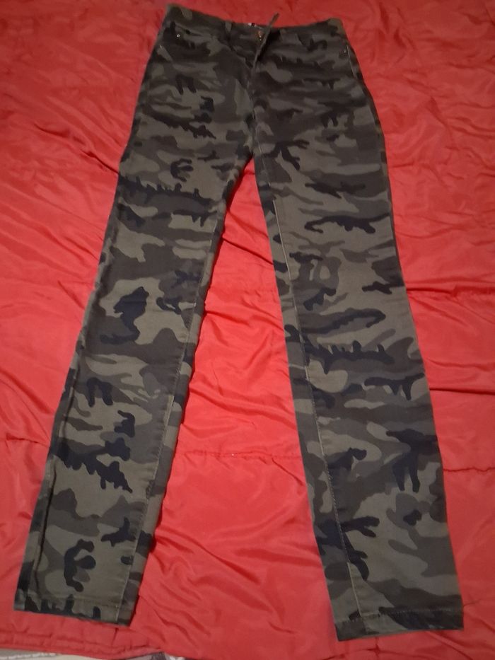 Jean camouflage taille 36 stradivarius