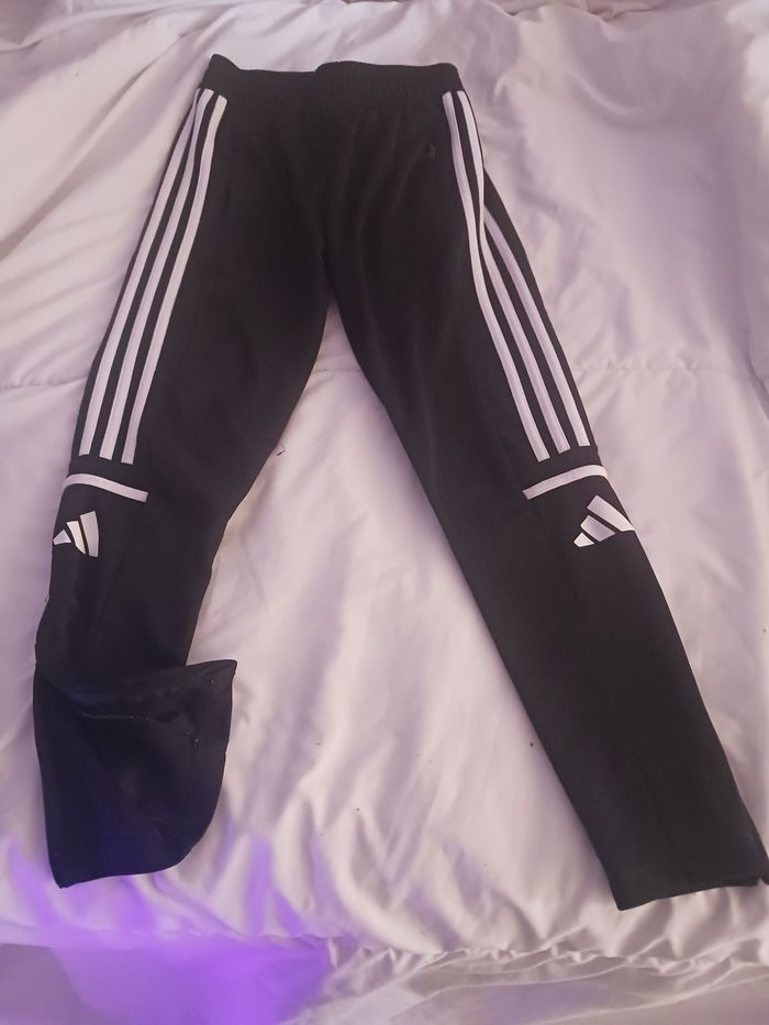 Pantalon addidas 10 12ans