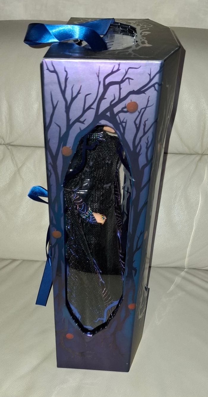 Poupée doll mechante reine de Blanche Neige disney - photo numéro 8