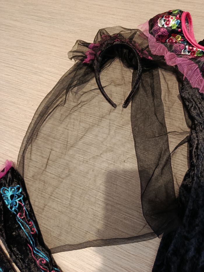 A saisir, costume fille/femme, taille M , " dia de los muertos " - photo numéro 7