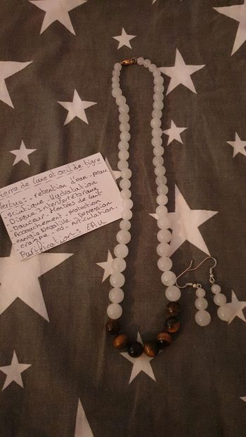 Collier et boucles d'oreilles