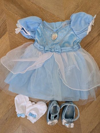 Robe Disney  Cendrillon 6-12m 11kg  très bon état déguisement
