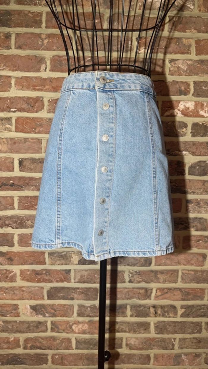 Jupe en jeans bleu clair patineuse Pull and Bear Taille S / 36