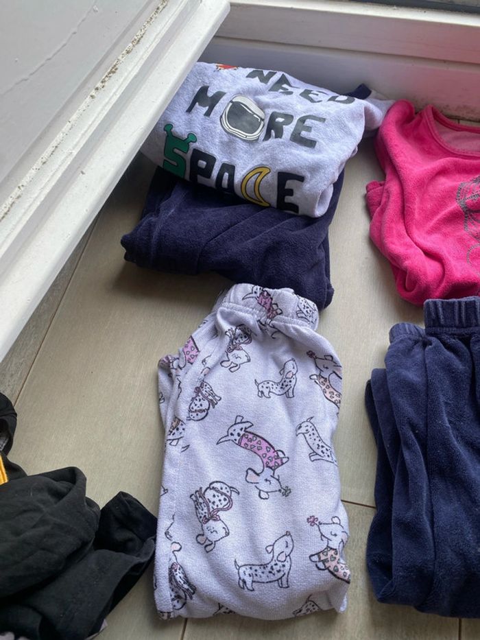 Lot de pyjama, taille huit ans - photo numéro 2