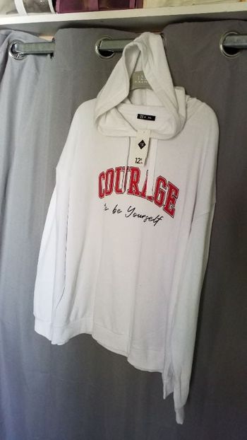 Sweat polaire bicolores a capuche  taille XXL neuf