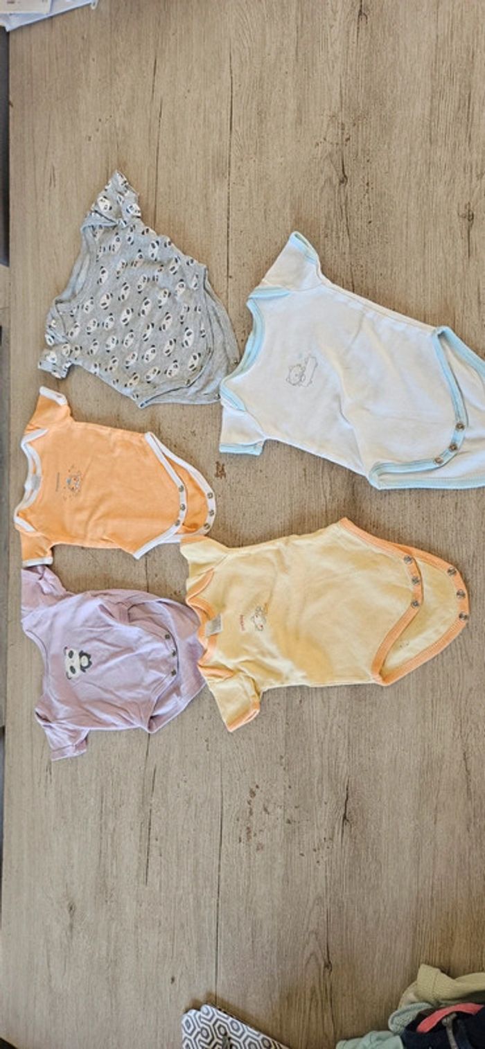 Lot de 31 vêtements fille printemps/été, taille 6 mois - photo numéro 13