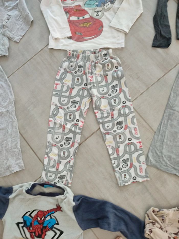 Lot de pyjamas garçon 5 ans plus un pantalon - photo numéro 10