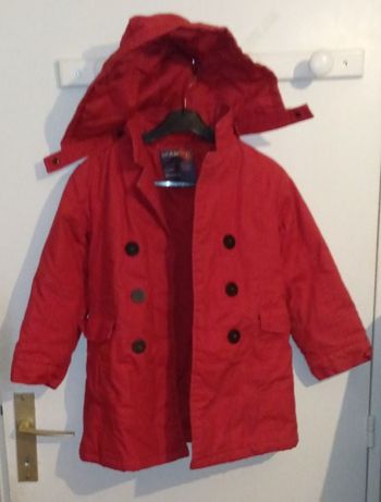 Trench rouge ä capuche 6 ans DPAM