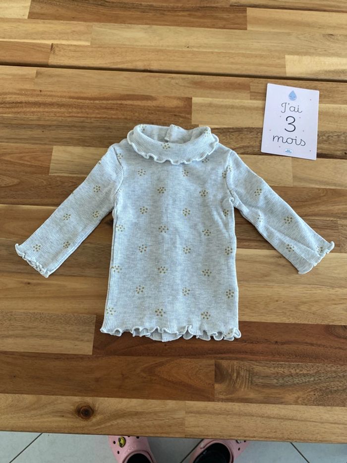 Lot t-shirts et pantalon - photo numéro 20