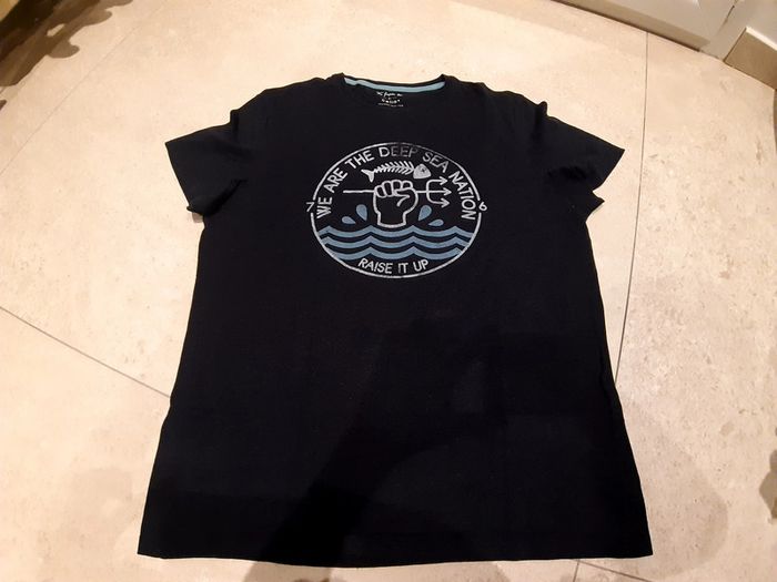 Tee shirt