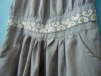 Robe Femme 38 M Charlise beige collection été TBE sans manches