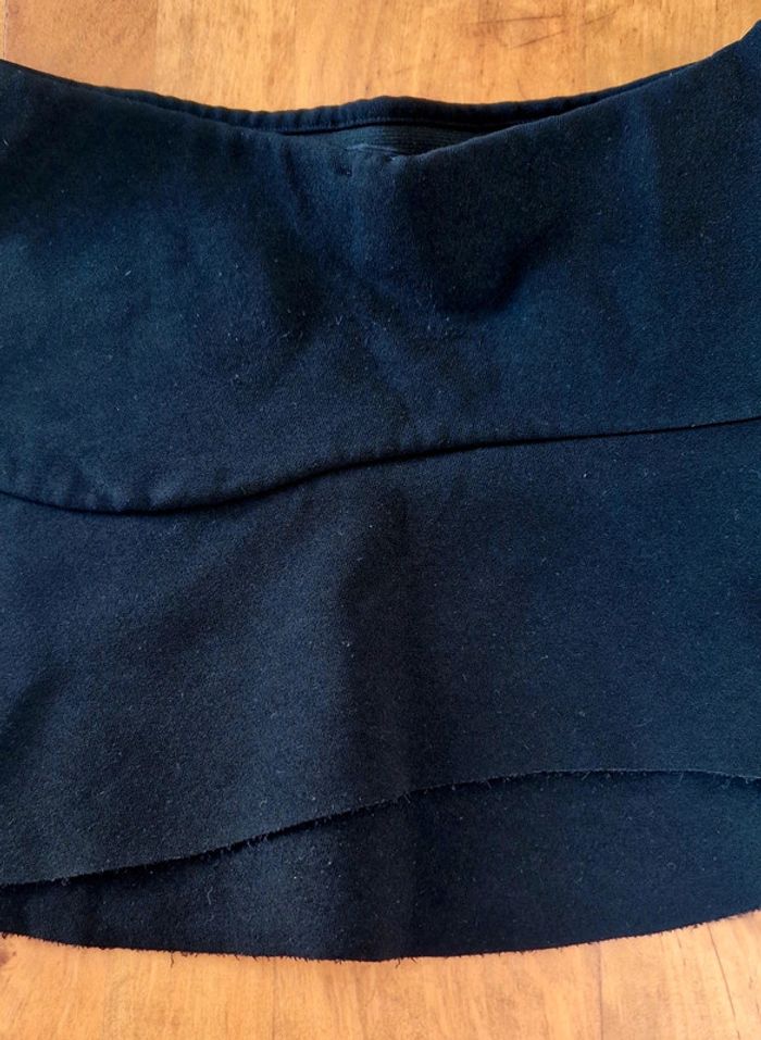 Mini jupe noire, fermeture éclair côté - photo numéro 3