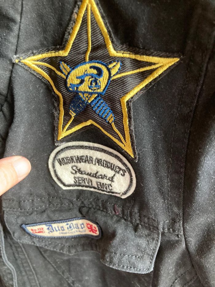Superbe veste mi longue jamais portée, noire avec stickers taille S - photo numéro 3