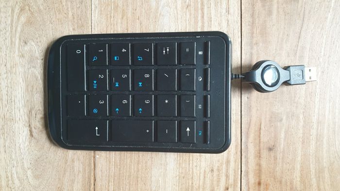 Matériel informatique clavier pavé numérique Bluesky