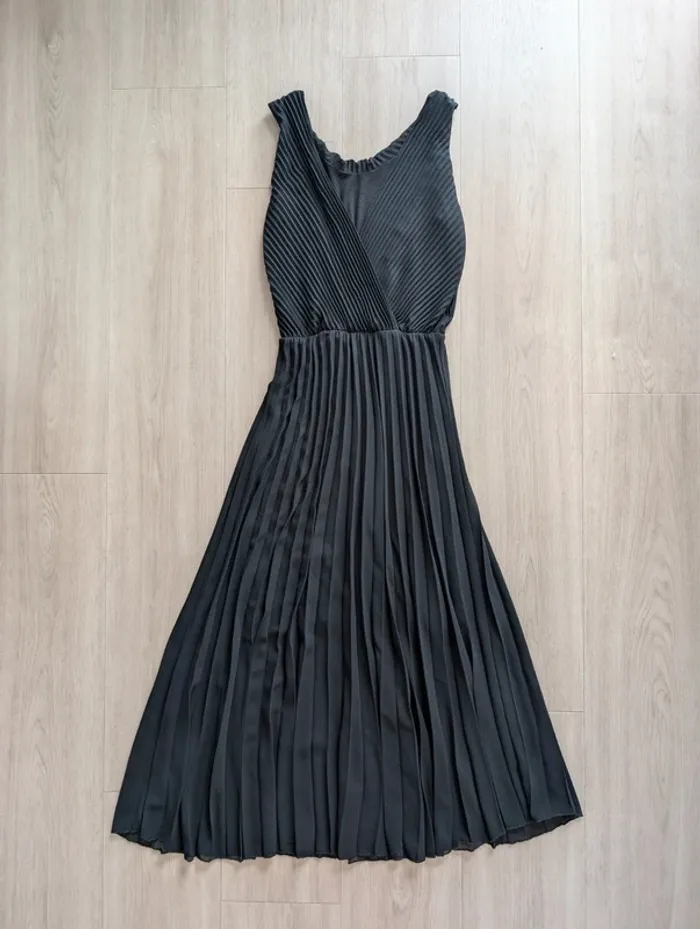 Robe longue plissée