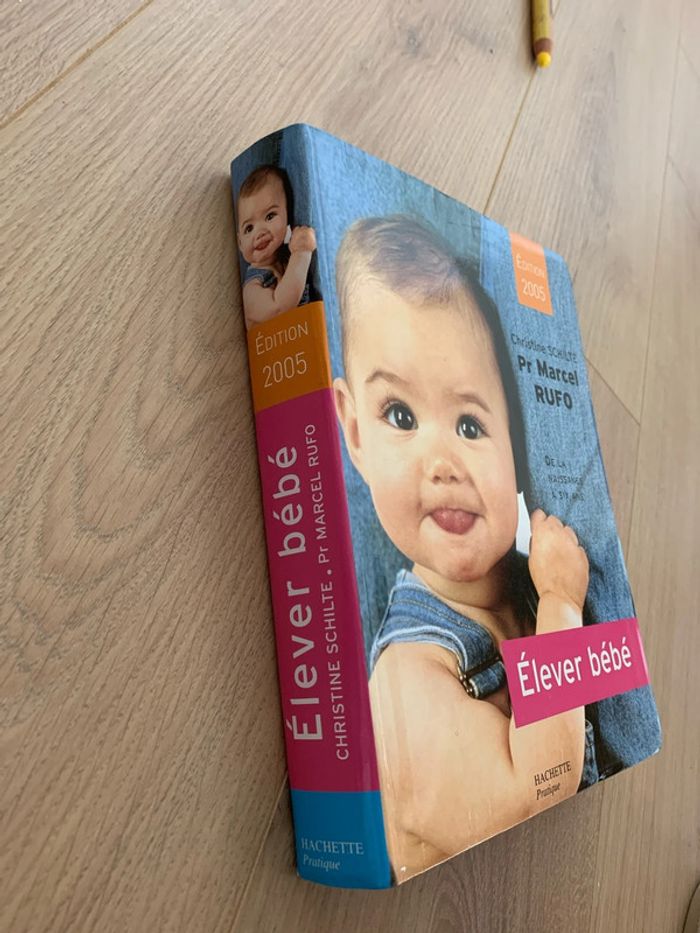 Livre élever bébé - photo numéro 2