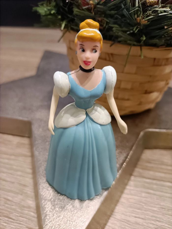 Figurine princesse Cendrillon Disney