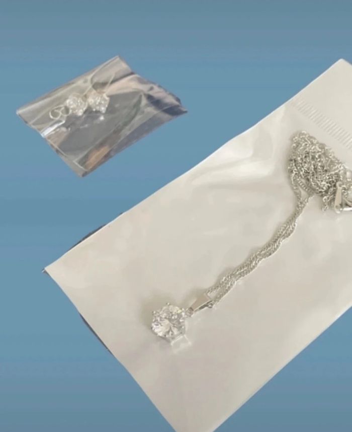 🎁 Neuf dans emballage. #noel. Idéal cadeaux de Noël. Boucles d’oreilles et colliers pendentif. - photo numéro 2