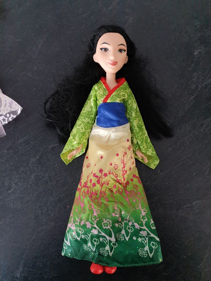 Lot 6 poupées Disney - photo numéro 2