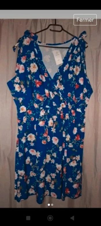 Robe fleurie toutes neuve