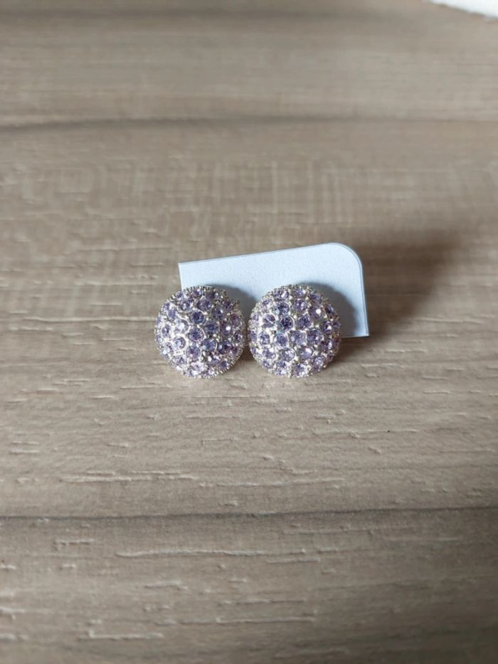Neuf > boucles d'oreilles argentées > cristaux lilas/parme - photo numéro 2
