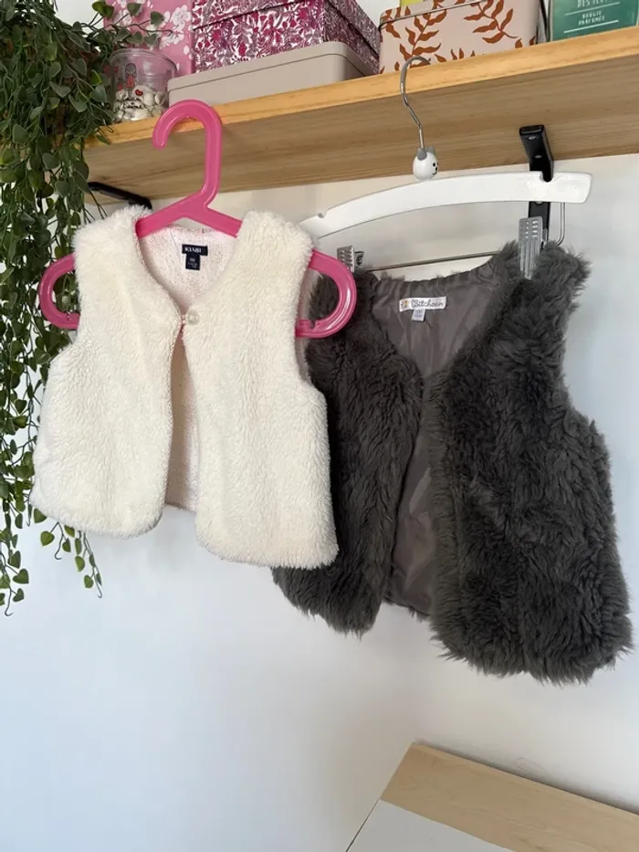 Lot 2 gilet sans manches 18mois