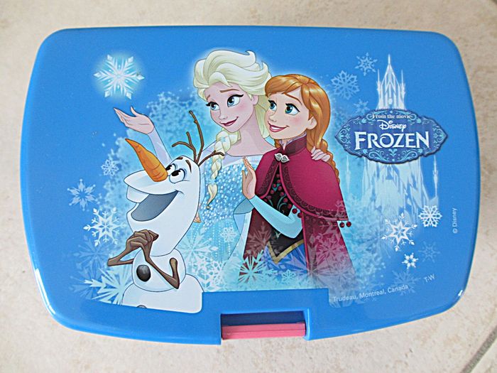 Boîte à goûter rectangulaire enfant en plastique Reine des Neiges - photo numéro 2