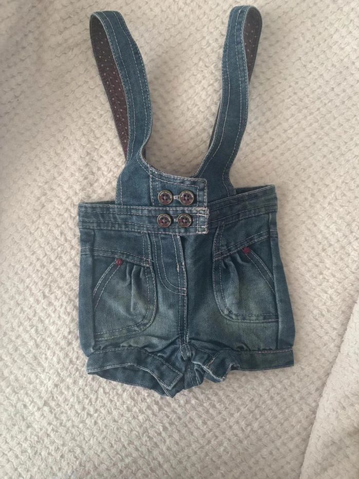 Salopette short en jeans taille 3 mois