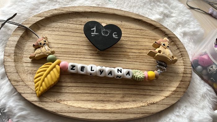 Attache tétine bambie