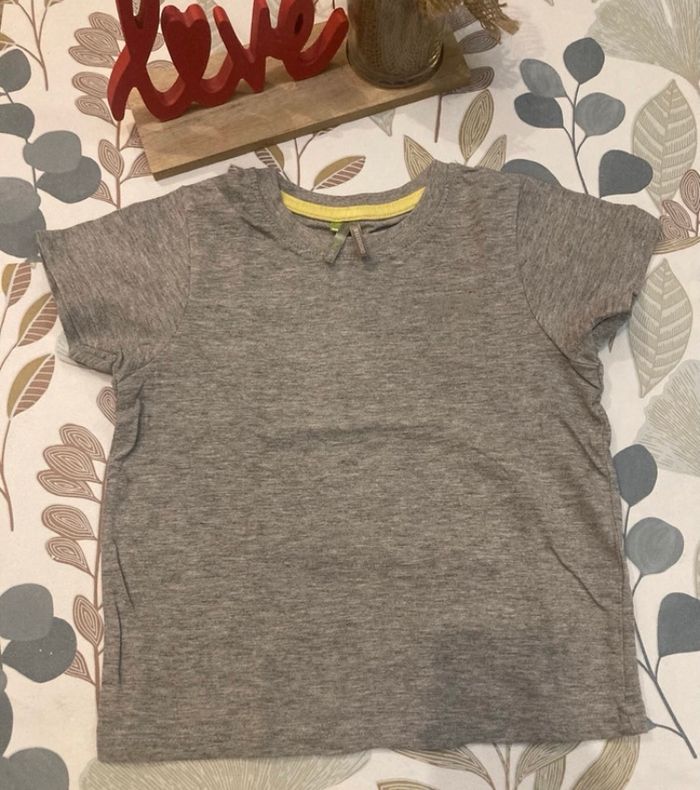 6 tshirts - Taille 3 ans - photo numéro 2