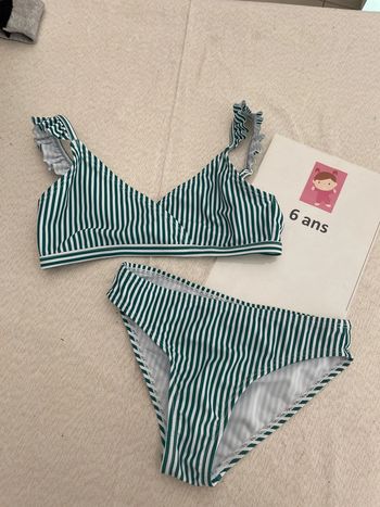 Maillot de bain 6 ans neuf