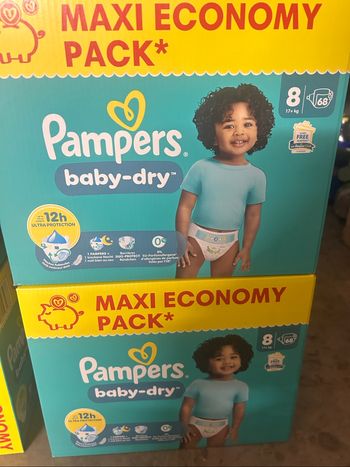 Couches Pampers taille 8
