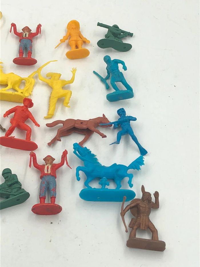Lot de 21 figurines Soldats divers - photo numéro 4