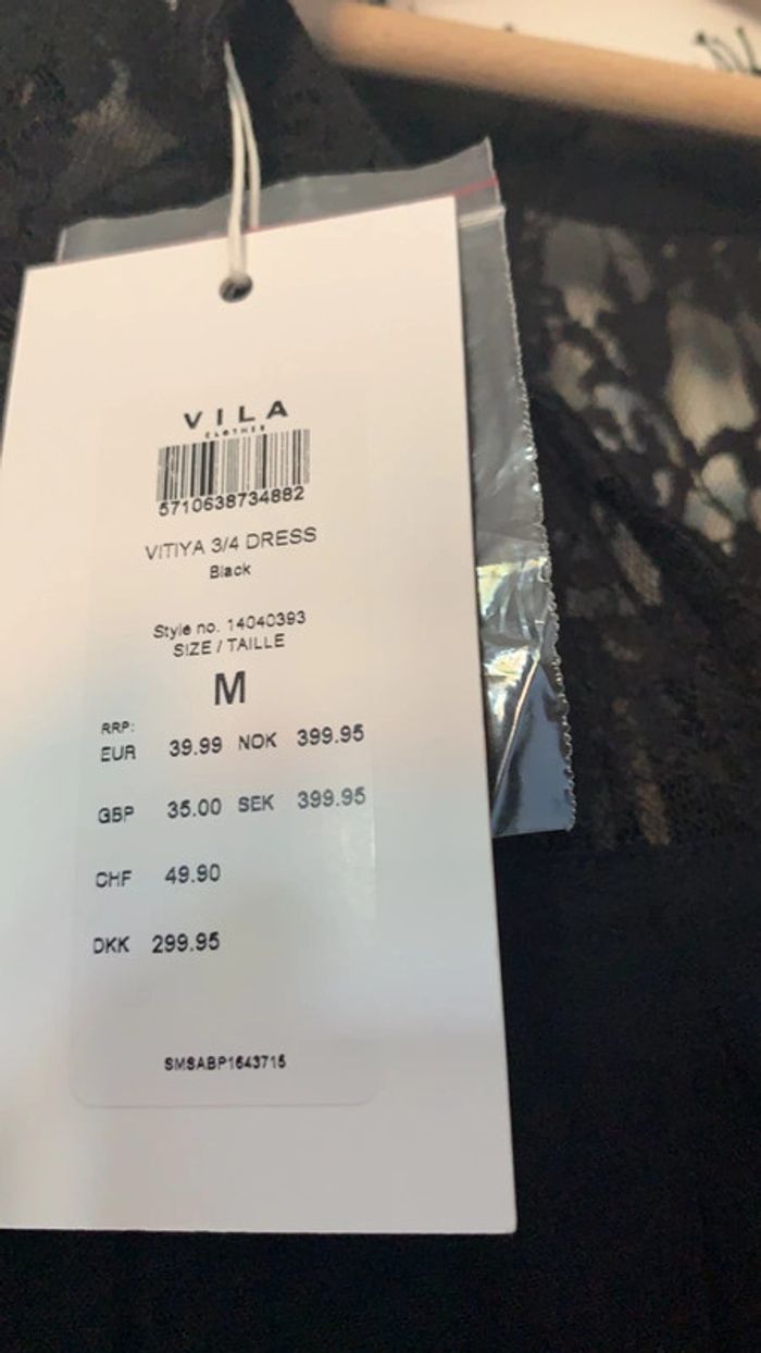 Robe noire dentelle - photo numéro 3