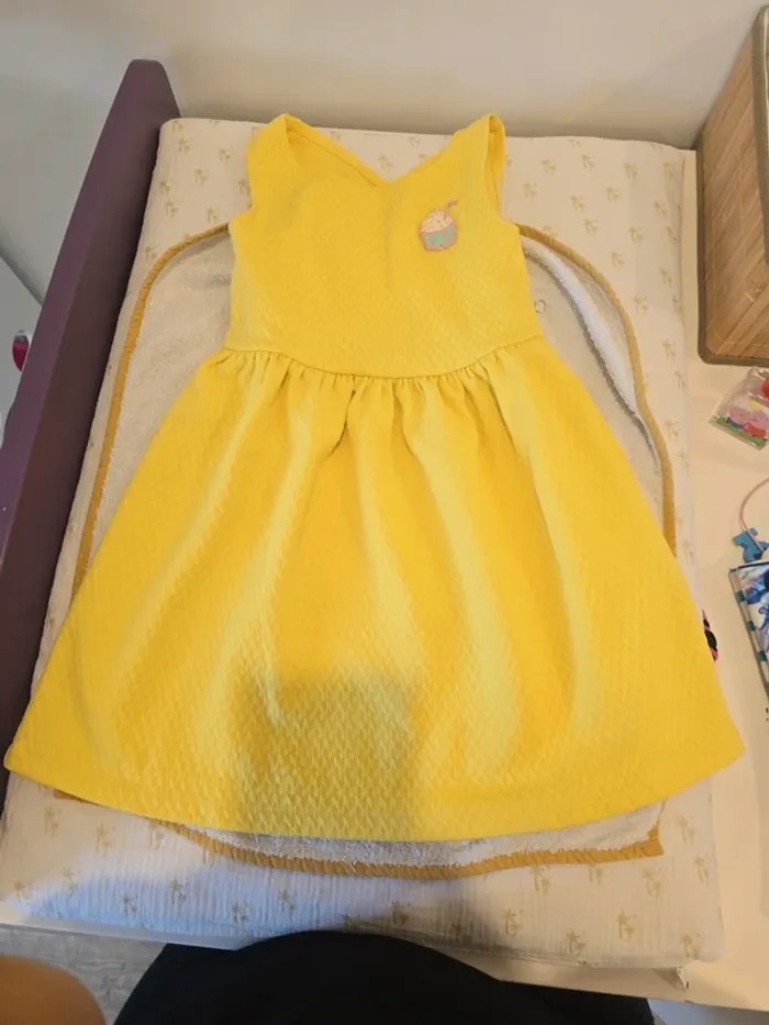 Robe jaune