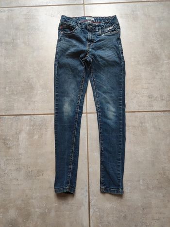 Jean slim garçon taille 12 ans.