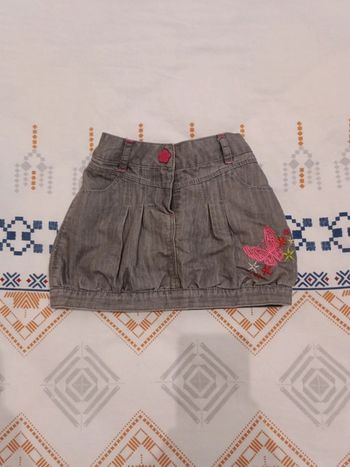 Jupe grise avec motifs multicolores 5 ans
