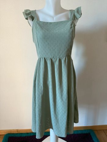 Robe verte en très bon état taille L Shein