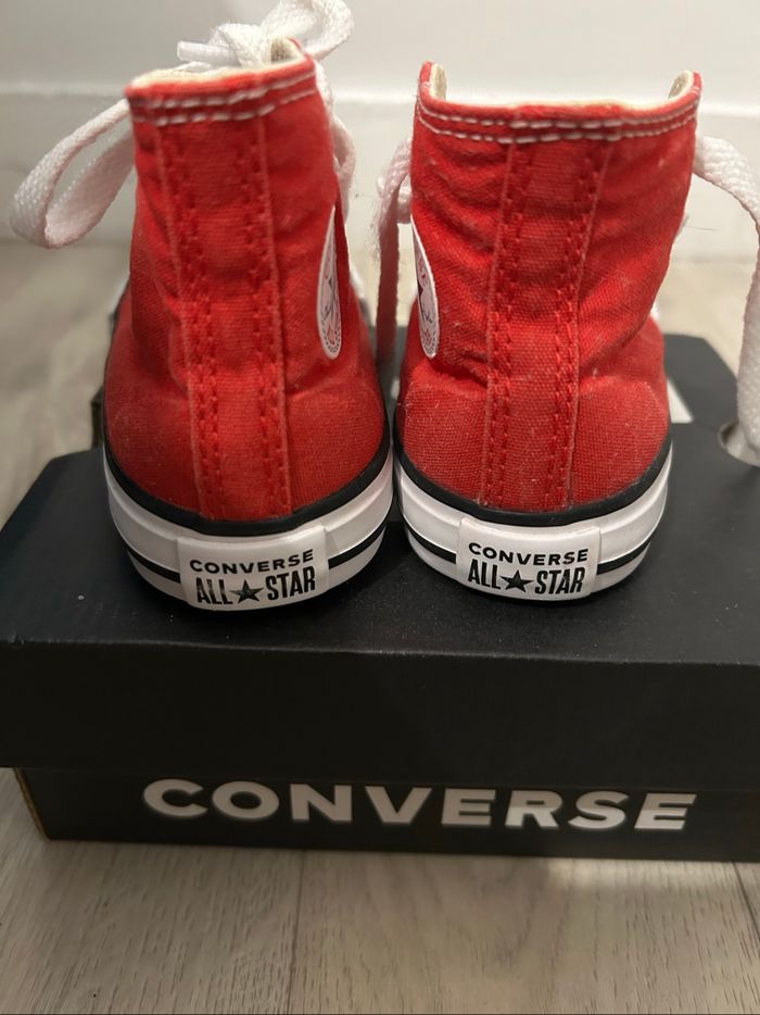 Converses rouges - photo numéro 4