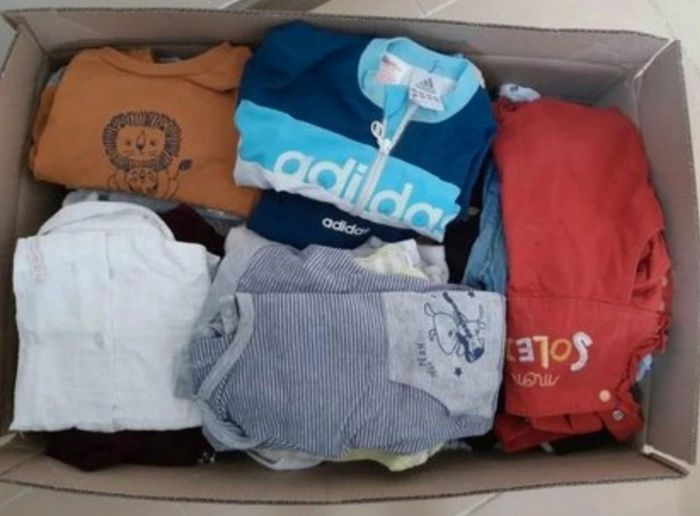 Vend carton vêtement garçon 12 mois