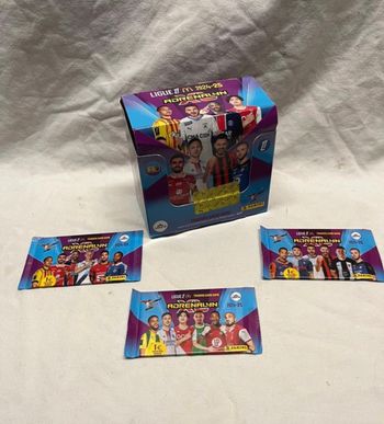 1 boîte + 3 sachets de cartes à collectionner panini adrenalyn XL foot ligue 1 2024/2025