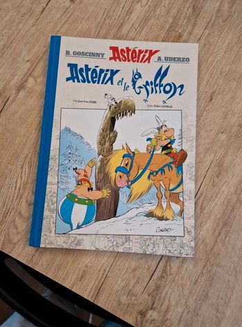 Album grand  format Asterix et  le  Griffon