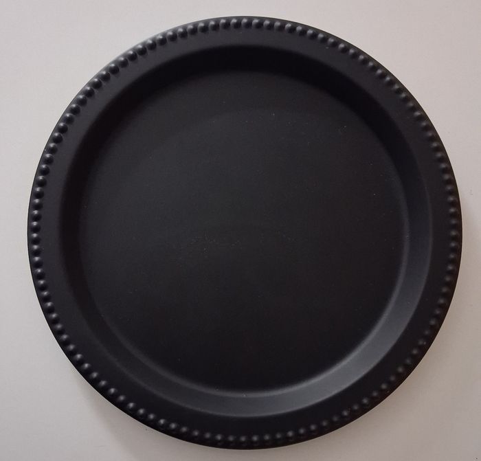 Grand plat noir en métal - photo numéro 1